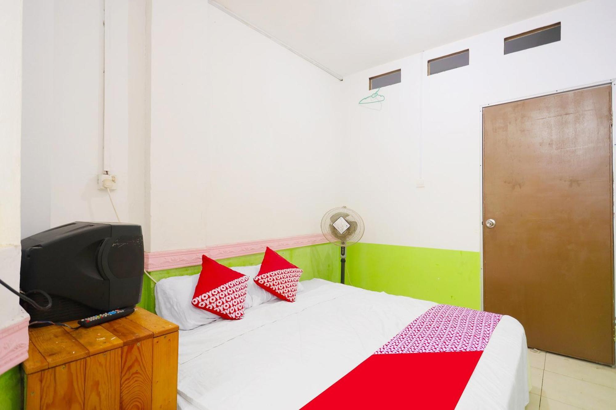 Spot On 91343 Kartika Guest House Syariahnearpantai Stres Jodoh  Eksteriør billede