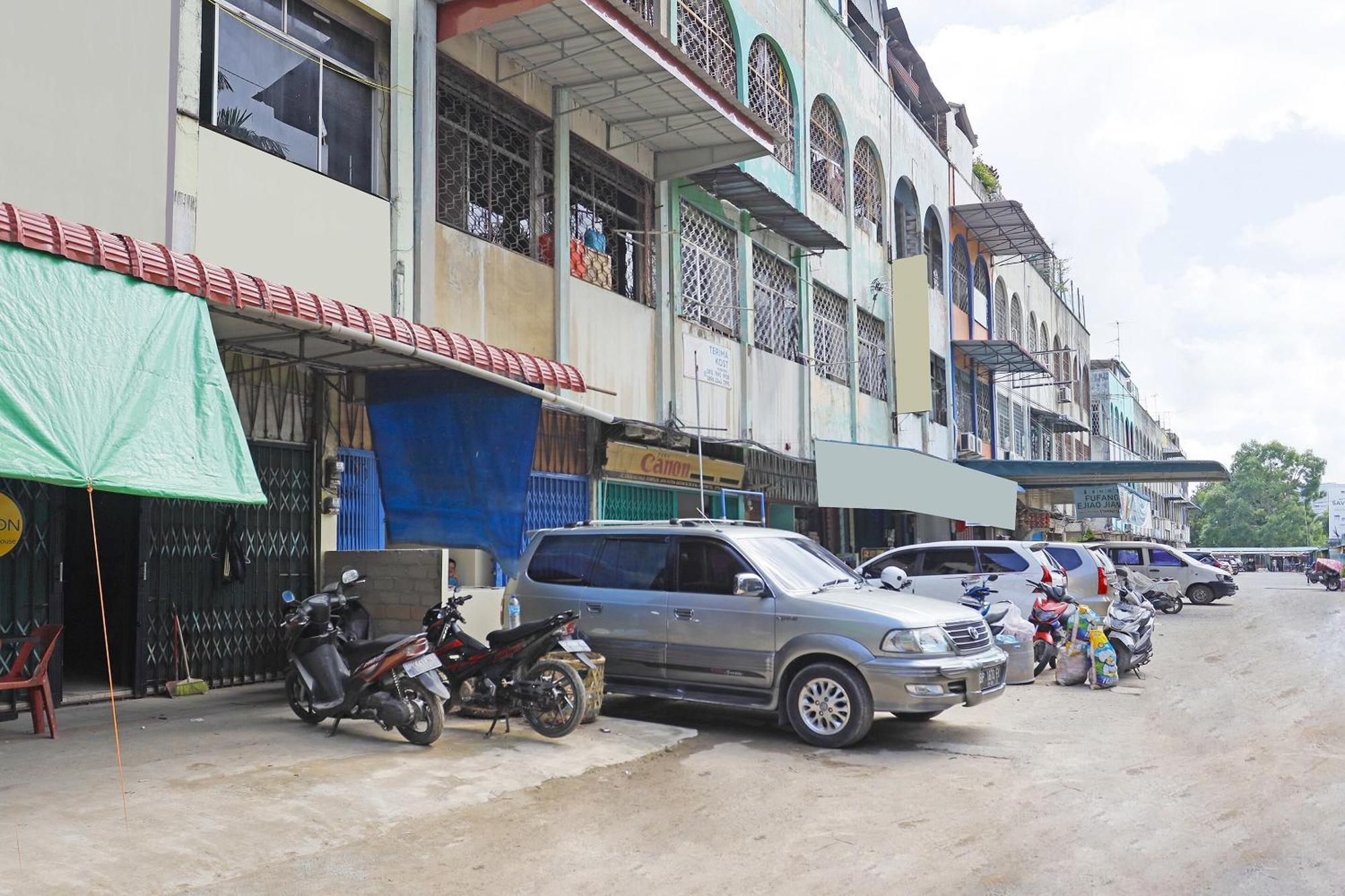 Spot On 91343 Kartika Guest House Syariahnearpantai Stres Jodoh  Eksteriør billede