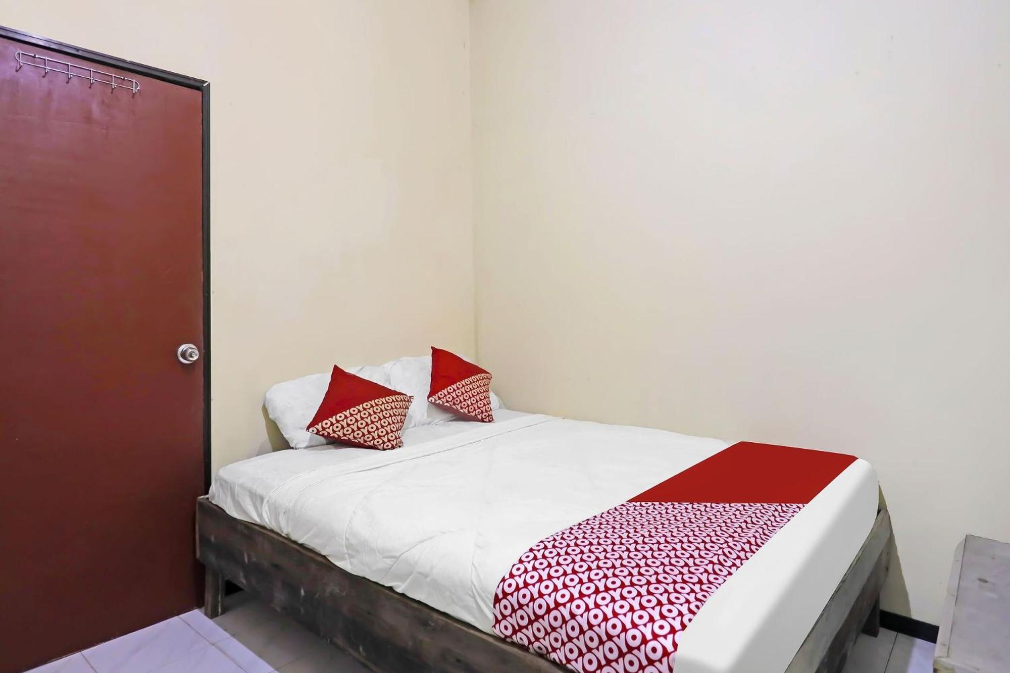 Spot On 91343 Kartika Guest House Syariahnearpantai Stres Jodoh  Eksteriør billede